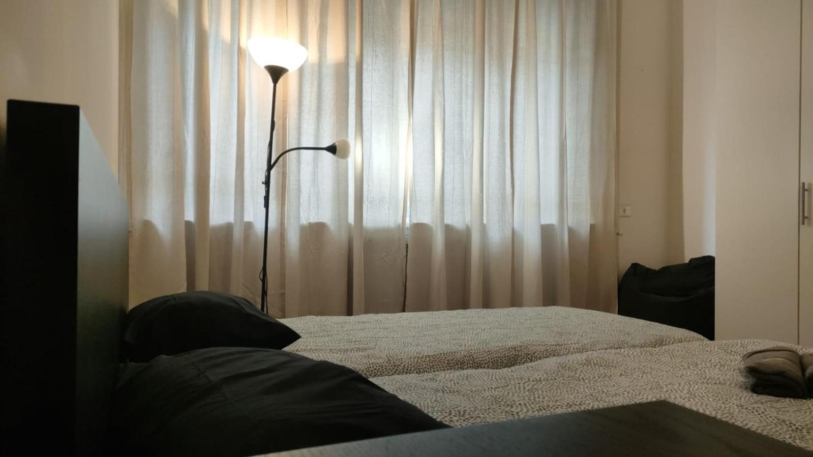 Very Big Apartment At 3 Minutes On Foot From Duomo Cathedral Milão Exterior foto